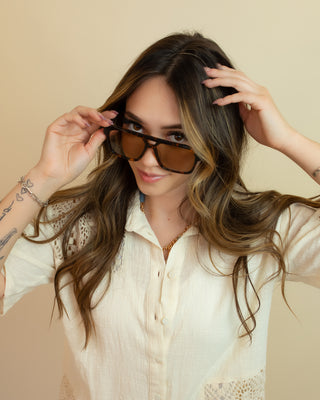 QUAY33 On The Fly Square Aviator Sunglasses with Plastic Frame, Shiny Yellow Tortoise/Orange