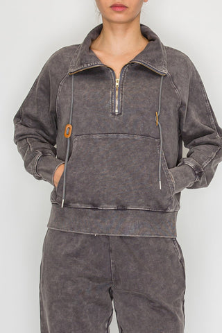 The Thunder Ridge Washed Pullover in washed black