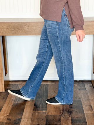 JUDY BLUE HW V-Front WB Vintage Wash Straight Fit