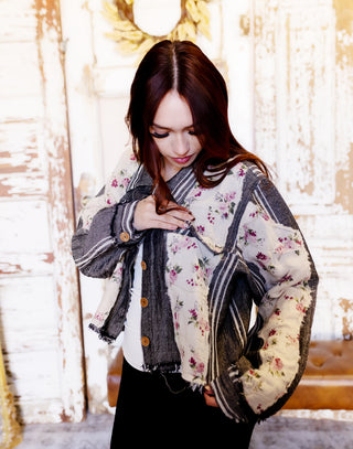 POL Women's Autumn Tapestry Cropped Jacket