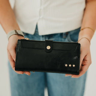 PRETTY SIMPLE Essentials Carryall Wallet, Black