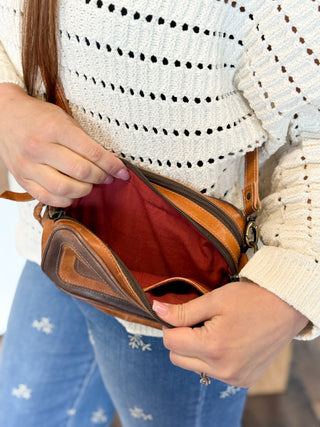 BedStu Shy Purse Bag, Pecan Teak Rustic