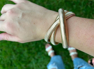 Golden Interlock Bangle Trio