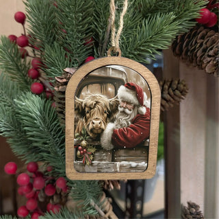 Canvas Arch Highland with Santa