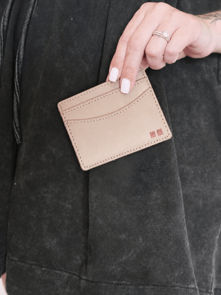 BedStu Chuck Wallet, Naked Leather - 280 Bags - The Farmhouse