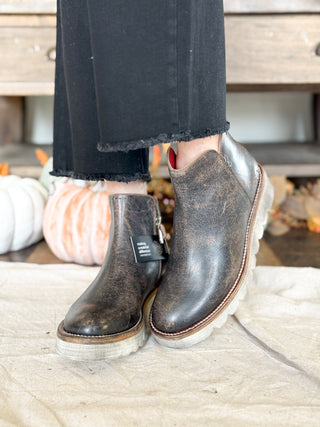 BedStu Lydyi Boot, Black Lux - 300 Footwear - The Farmhouse