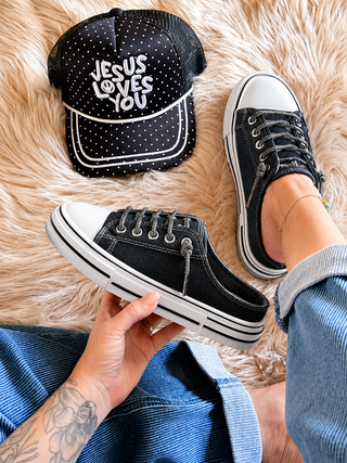 Very G Aman Slip Ons, Black