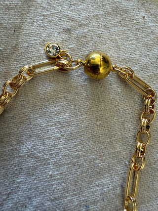 Effortless Grace Magnetic Chain Necklace, Gold - 290 Jewelry - The Farmhouse