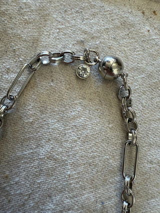 Effortless Grace Magnetic Chain Necklace, Silver - 290 Jewelry - The Farmhouse