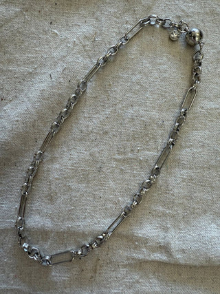 Effortless Grace Magnetic Chain Necklace, Silver - 290 Jewelry - The Farmhouse