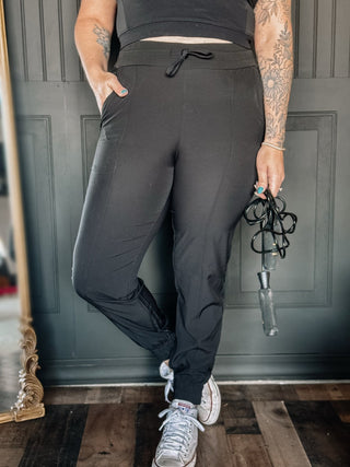 Essential Athleisure Workout Joggers, Black - The Farmhouse