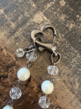 Everly Beaded Heart Clasp Necklace - 290 Jewelry - The Farmhouse