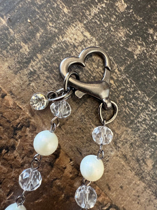 Everly Beaded Heart Clasp Necklace - 290 Jewelry - The Farmhouse