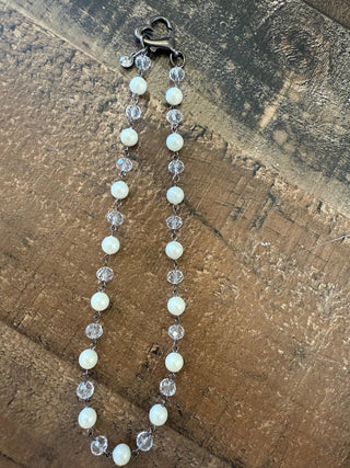 Everly Beaded Heart Clasp Necklace - 290 Jewelry - The Farmhouse