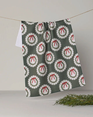 Merry Wreaths holiday print tea towel in absorbent quick-drying fabric