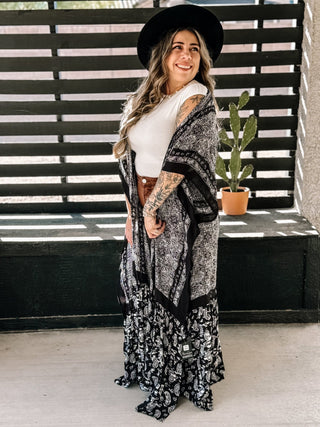 Paisley Dream Paisley Tapestry Free Flow Kimono - Black - The Farmhouse