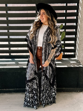 Paisley Dream Paisley Tapestry Free Flow Kimono - Black - The Farmhouse