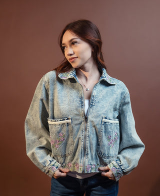 POL cropped denim floral jacket with zip front and relaxed fit