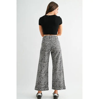 The Catwalk Cuffed Crop Pants - 210 Jeans - The Farmhouse