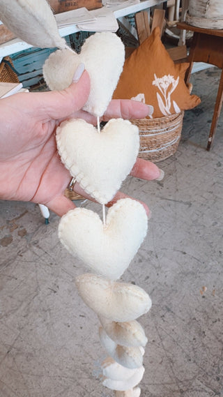 White Heart Garland with Tassels - The Farmhouse