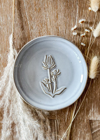 Embossed Stoneware Dish - Denver - The Farmhouse