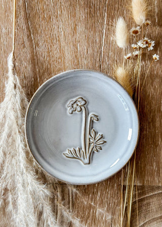 Embossed Stoneware Dish - Laurel - The Farmhouse