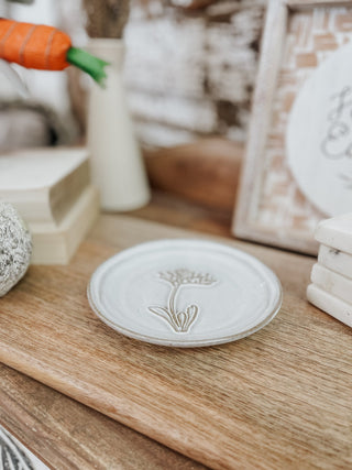 Embossed Stoneware Plate - Plant - The Farmhouse