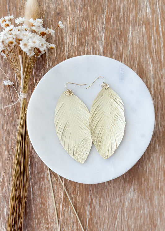 Heavenly Feather Earring - Off-White - The Farmhouse